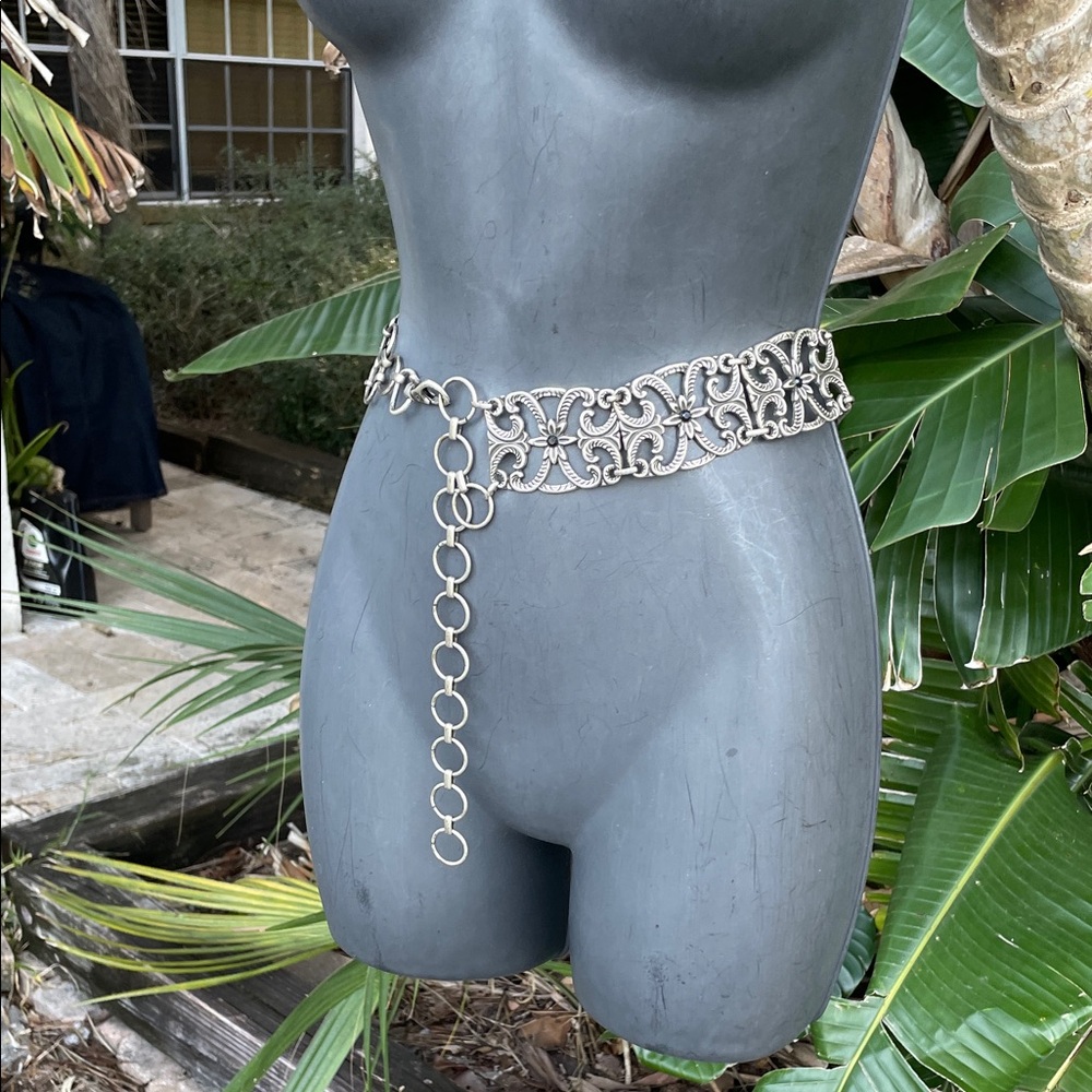 Ornate wide chain style belt. - Picture 4 of 7